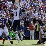 Stephen Gostkowski kicked a 35-yard field goal with 5 seconds to play to give the Patriots a 23-21 victory over the Bills Sunday. 