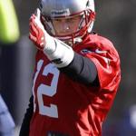 Tom Brady will hope his aim is true when he takes on the 9-1 Broncos. (AP Photo/Stephan Savoia)
