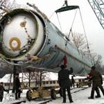 18loosenukes - In this Wednesday, Dec. 24, 1997 file photo, soldiers prepare to destroy a ballistic SS-19 missile in the yard of the largest former Soviet military rocket base in Vakulenchuk, Ukraine, 220 kilometers (137 miles) west of Kiev. The U.S. helped Ukraine and other ex-Soviet nations secure former Soviet nuclear weapons and dismantle some of them under the Cooperative Threat Reduction Program initiated by Sens. Sam Nunn and Richard Lugar. (Associated Press)