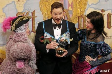 Actor Chris Pratt, 35,  didn?t hesitate to participate in the Hasty Pudding buffoonery on Friday.
