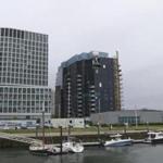 All 118 units in the 14-story tower being built by Joseph Fallon on Fan Pier have been sold. Brokerage firms in Boston said they have no idea what kind of prices the units commanded.