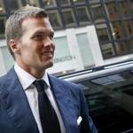 New England Patriot's quarterback Tom Brady arrives at NFL headquarters in New York June 23, 2015. Tom Brady's appeal of his four-game National Football League suspension for participating in a scheme to deflate footballs during last season's playoffs begins Tuesday at NFL headquarters in New York. REUTERS/Shannon Stapleton