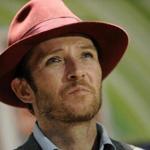 FILE - In this Nov. 24, 2008 file photo, musician Scott Weiland poses before signing copies of his new CD, 