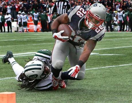 10/25/15: Foxborough, MA: Patriots RB James White heads for the endzone, but fell one yard short in the second quarter. The New England Patriots hosted the New York Jets in a regular season NFL football game at Gillette Stadium. (Globe Staff Photo/Jim Davis) section:sports topic:Patriots-Jets (1)
