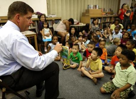 Mayor Marty Walsh at the Boston Public Library Fields Corner Branch read from Pete The Cat 