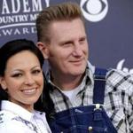 Joey Feek (left) with husband Rory in 2011.