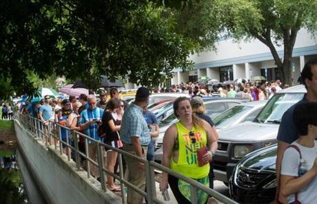 After the shootings, scores of people lined up to donate blood at an Orlando clinic.

