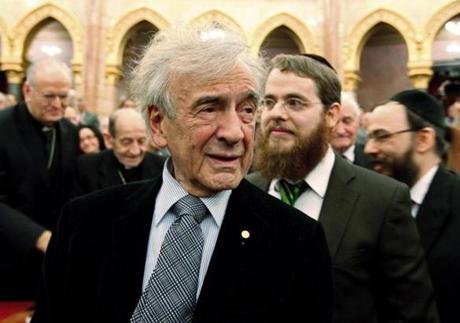 Elie Wiesel attends a symposium of Jewish-Hungarian solidarity in Budapest's parliament in 2009.
