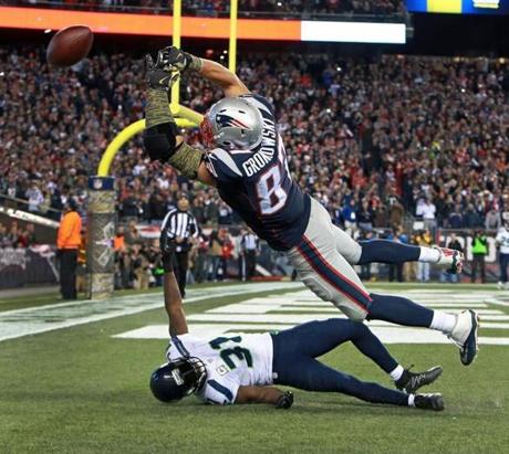 Rob Gronkowski couldn?t snag this Tom Brady pass in the closing seconds.
