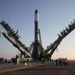 Service towers move towards the Soyuz-U carrier rocket with the cargo ship Progress MS-04 lifted on the launch pad at the Russian-leased Baikonur cosmodrome in Kazakhstan on November 29, 2016. Russia's space agency said it had lost contact on November 30, 2016 with an unmanned cargo ship shortly after it blasted off to the International Space Station from the Baikonur cosmodrome in Kazakhstan. / AFP PHOTO / ROSCOSMOS / STRINGER / RESTRICTED TO EDITORIAL USE - MANDATORY CREDIT 