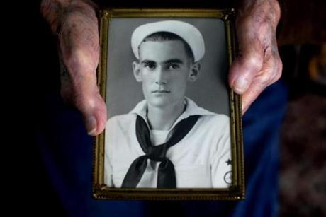 Robert Greenleaf was a 19-year-old gunner?s mate third class in the US Navy when Japanese warplanes attacked Pearl Harbor.
