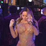 Mariah Carey performs during New Year's Eve celebrations in Times Square on December 31, 2016 in New York. / AFP PHOTO / ANGELA WEISSANGELA WEISS/AFP/Getty Images
