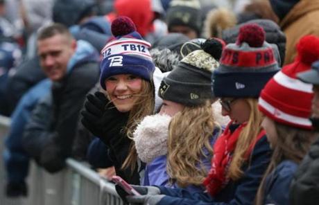 Boston Ma- 02/07 //2017 New England Patriots Fans get their early spots on Tremont Street before the start of victory parade..Jonathan Wiggs /GlobeStaff) Reporter:Topic
