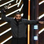 Rapper Drake accepted Top Billboard 200 Album for ?Views? onstage.