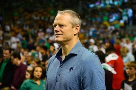 As Massachusetts Democrats converge for their annual convention in Worcester this weekend, party leaders, activists, and operatives face a dispiriting challenge: blocking Governor Charlie Baker?s reelection in 2018.
