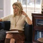 Naomi Watts stars as a therapist who uses a fake identity to access and ensnare the people in her clients? lives.
