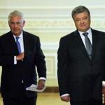 Secretary of State Rex Tillerson and Ukrainian President Petro Poroshenko (right) on Sunday in Kiev.