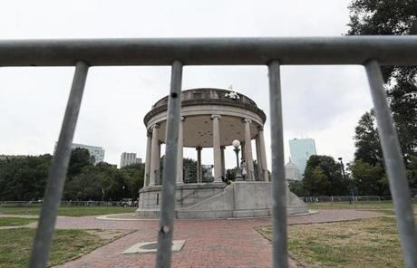 Boston, MA., 08/18/17, Barricades are set up surrounding the bandstand on the Boston Common in advance of the weekend rally. The swan boats in the Public Garden were also closed. Suzanne Kreiter/Globe staff
