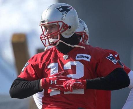 Tom Brady injured his throwing hand during practice on Wednesday.
