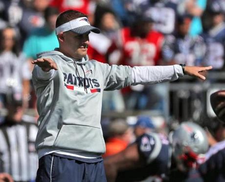 Foxborough MA 10/01/17 New England Patriots offensive coordinator Josh McDaniels on the field before they play the Carolina Panthers at Gillette Stadium. (Matthew J. Lee/Globe staff) Topic: Reporter: 

