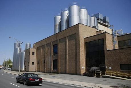Lynn, MA--5/23/2018-- The Garelick Farms Milk Factory in Lynn which announced that it will be closing. (Jessica Rinaldi/Globe Staff) Topic: Reporter: 
