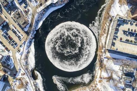 FILE RESENT ---- 01/15/2019 WESTBROOK, ME A rotating circle of ice formed on the Presumpscot River (cq) in Westbrook, Maine. (Aram Boghosian for The Boston Globe)
