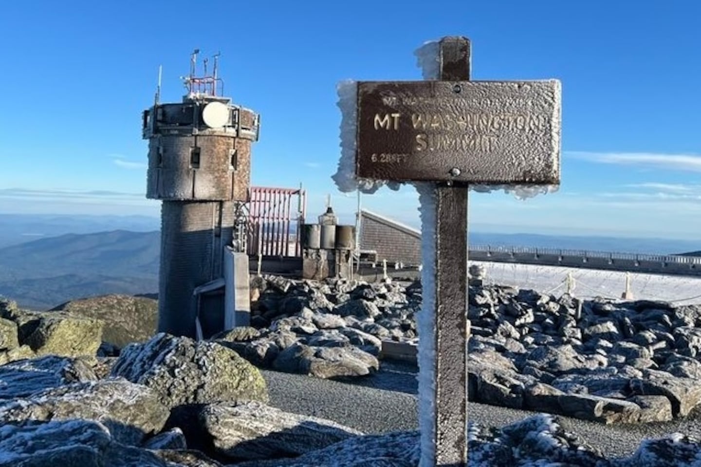 The summit of Mount Washington in New Hampshire, the highest peak in the Northeast, recorded its first snow on Monday.