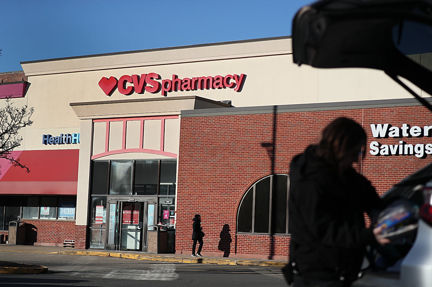 CVS pharmacists can now prescribe birth control in Massachusetts.