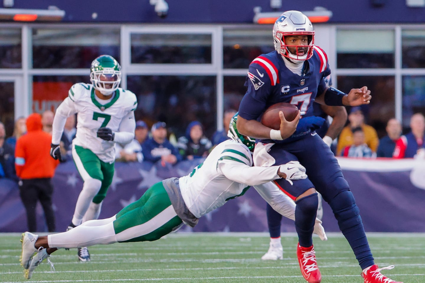 Patriots quarterback Jacoby Brissett picked up 14 yards on this scramble in the fourth quarter.