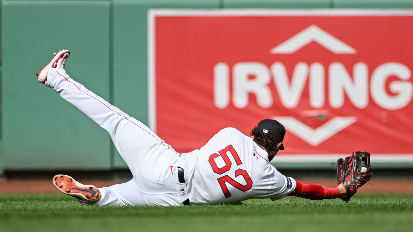 Wilyer Abreu led all American League right fielders with six runs prevented.