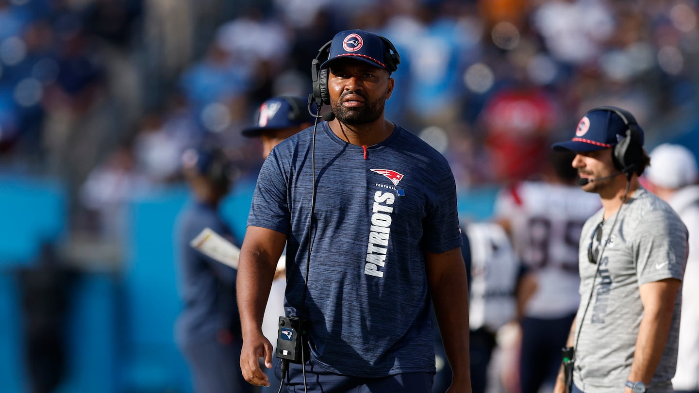 Jerod Mayo opted not to go for 2 at the end of Sunday's loss to the Titans.