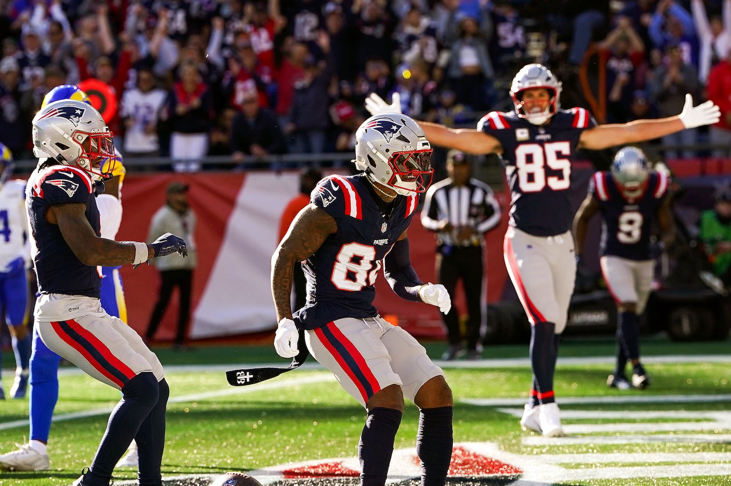 Kendrick Bourne (center) set off a Patriots celebration with a first-quarter touchdown this past Sunday.