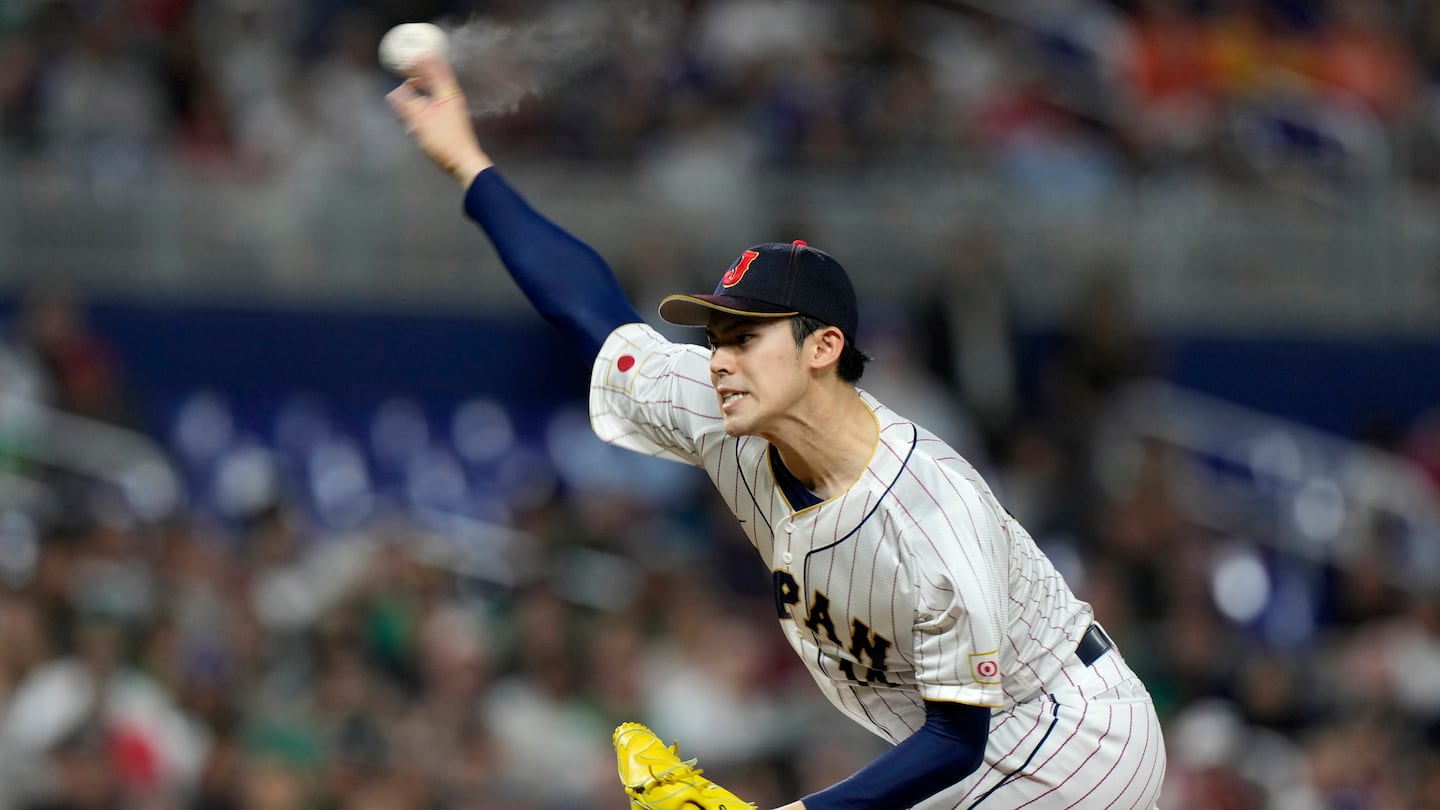 Japanese pitcher Roki Sasaki is expected to sign with an MLB club after Jan. 15.