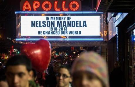 The marquee at the Apollo Theatre in Harlem honored Mandela, hours after his death.
