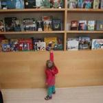 Lily Jones, nearly 2, was captivated at Candlewick Press, the children’s book publisher that’s won critical acclaim. 