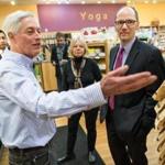 Cambridge Naturals owners Michael Kanter and Elizabeth Stagl showed US Labor Secretary Thomas Perez around their store.
