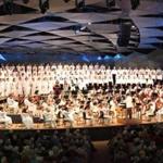 Charles Dutoit leading the Boston Symphony Orchestra, the Tanglewood Festival Chorus, and vocal soloists in the traditional Tanglewood season-ending performance of Beethoven?s Ninth Symphony on Sunday. 