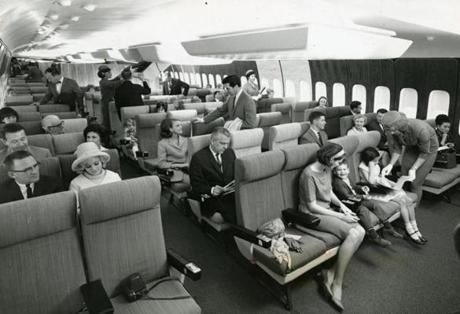 , as depicted in photographs from Keith Lovegrove?s book ?Airline: Style at 30,000 Feet? (right and below). The era has been romanticized in television series such as ?Mad Men? (above) and movies such as ?Catch Me If You Can? (below right).
