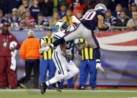 Patriots wide receiver Danny Amendola (80) catches the ball for a touchdown against New York Jets cornerback Antonio Allen. Mandatory Credit: David Butler II-USA TODAY Sports
