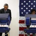 President Obama cast his ballot in Chicago?s early voting for Illinois governor at a polling station in Chicago Monday.