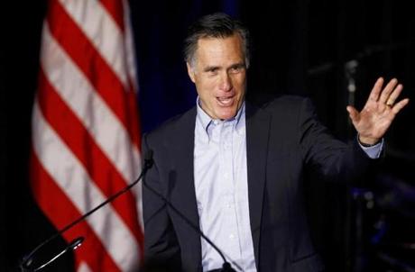 Former presidential candidate Mitt Romney speaks at the Republican National Committee winter meetings in San Diego, California January 16, 2015. REUTERS/Mike Blake (UNITED STATES - Tags: POLITICS) 
