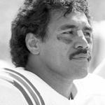 Mosi Tatupu scored on a short run up the middle for the Patriots in a photo from Nov. 9, 1986. 