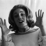 4th September 1964: American pop singer Lesley Gore is giving up full time singing so that she can continue her education. 18 year-old Lesley, who sang 'It's My Party, I'll Cry If I Want To' is in London at the start of a British tour, after which she will go straight to university near New York. (Photo by Keystone/Getty Images) 02music1964