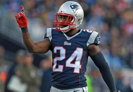 The Patriots declined to pick up the $20 million option for cornerback Darrelle Revis. (Globe Staff Photo/Jim Davis) section:sports topic:Patriots-Lions (1)
