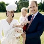 Princess Kate held Princess Charlotte on the day of the baby?s christening, while Prince William held Prince George.