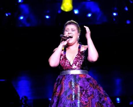 Kelly Clarkson, inaugural winner of ?American Idol,? performed for a near sell-out crowd Sunday night in Mansfield.
