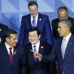 US President Barack Obama (right) gestured at the Asia-Pacific Economic Cooperation (APEC) summit in Manila, Philippines.