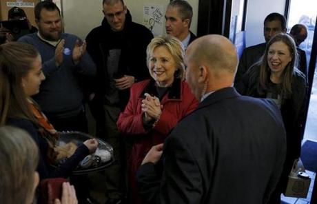 Hillary Clinton and her daughter Chelsea met with volunteers.
