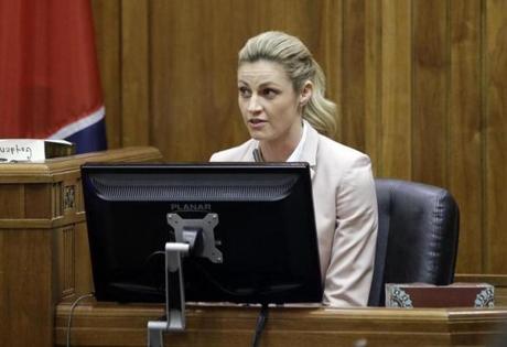 Sportscaster and television host Erin Andrews is cross-examined Tuesday, March 1, 2016, in Nashville, Tenn. Andrews has filed a $75 million lawsuit against the franchise owner and manager of a luxury hotel and a man who admitted to making secret nude recordings of her in 2008. (AP Photo/Mark Humphrey, Pool)
