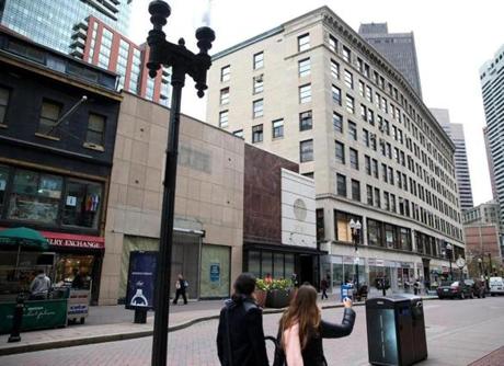 05042016 Boston Ma The view of a portion of Washington Street that shows the footprint of porposed new tower at left , 45 Province is looming in background, and the Jewelers Exchange Building is at right . Globe/Staff Photographer Jonathan Wiggs
